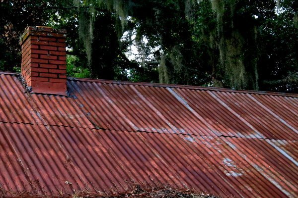 A rusty roof in Cairns that needs replacing.